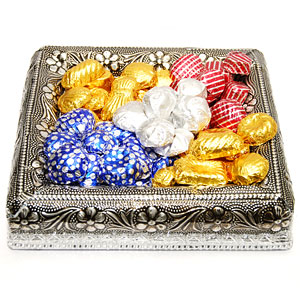 Send Raspberry Caramel Combo Chocolate Hampers Chocolates to Kolkata