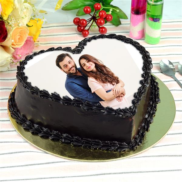 Send Personalized Valentine's Day Cakes to India