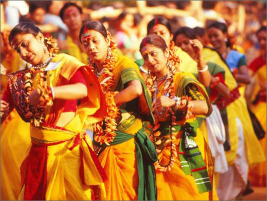 santiiketan holi photos